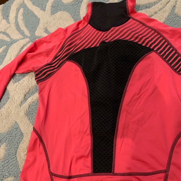 Helly Hansen 3/4 zip top - Picture 6 of 7